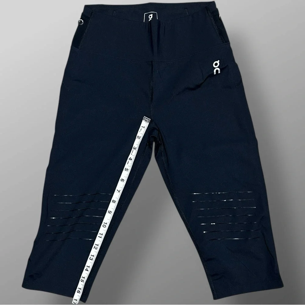 On Running Women Trail Tights Cropped Leggings M Black Pockets Knee Grippers - Picture 4 of 10